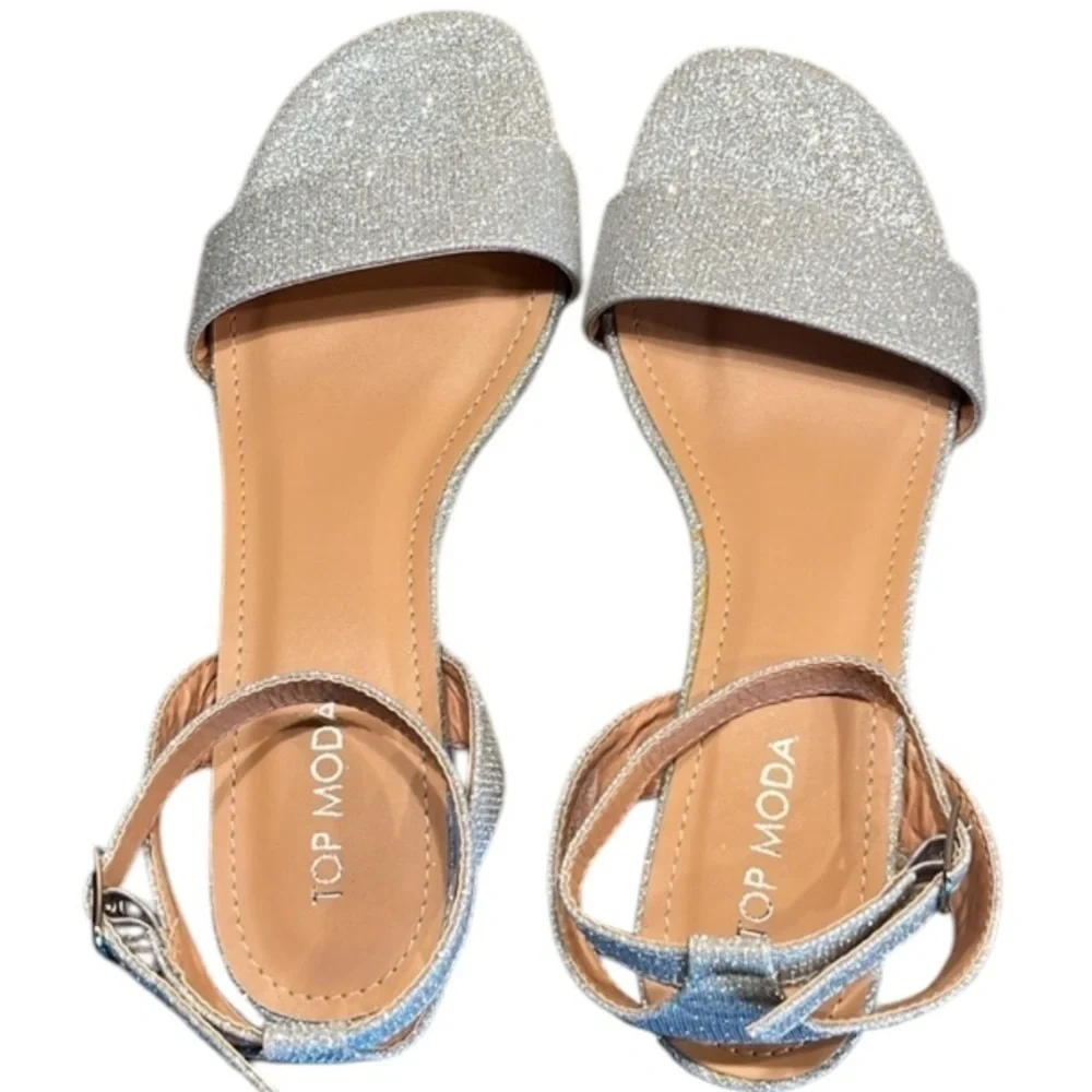 🆕 With Out Tags Top Moda Silver Sparkle Ankle Strap Sandals  w/2” Heels Size 8